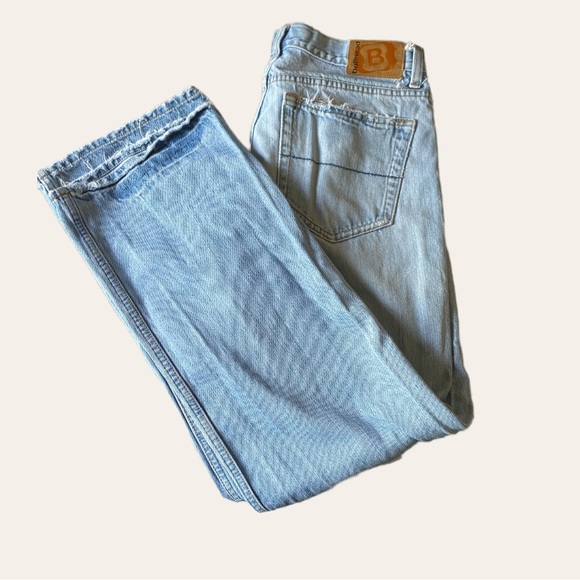 Bullhead Bootcut/ Straight leg Jeans - Picture 2 of 3